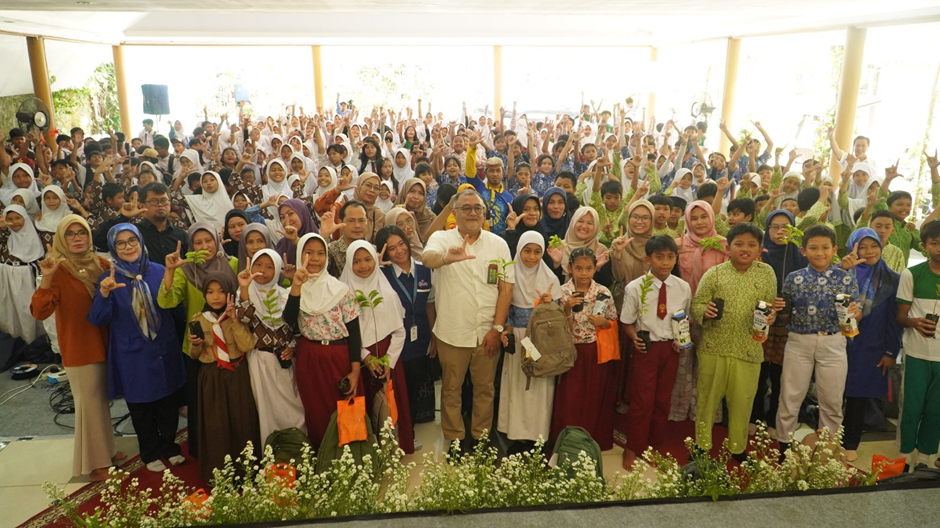 Lebih Dari 350 Anak Sekolah Dasar Bicara Tentang Industri Susu, Lingkungan, dan Konservasi Air